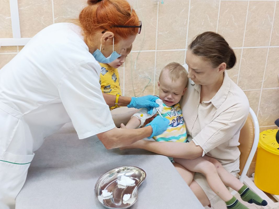 Три человека заболели корью в Нанайском районе