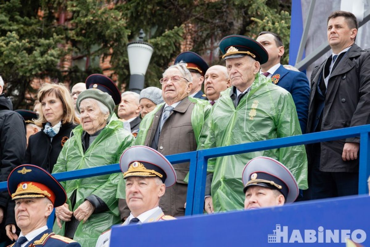 Ветераны войны путешествуют на поездах дальнего следования бесплатно