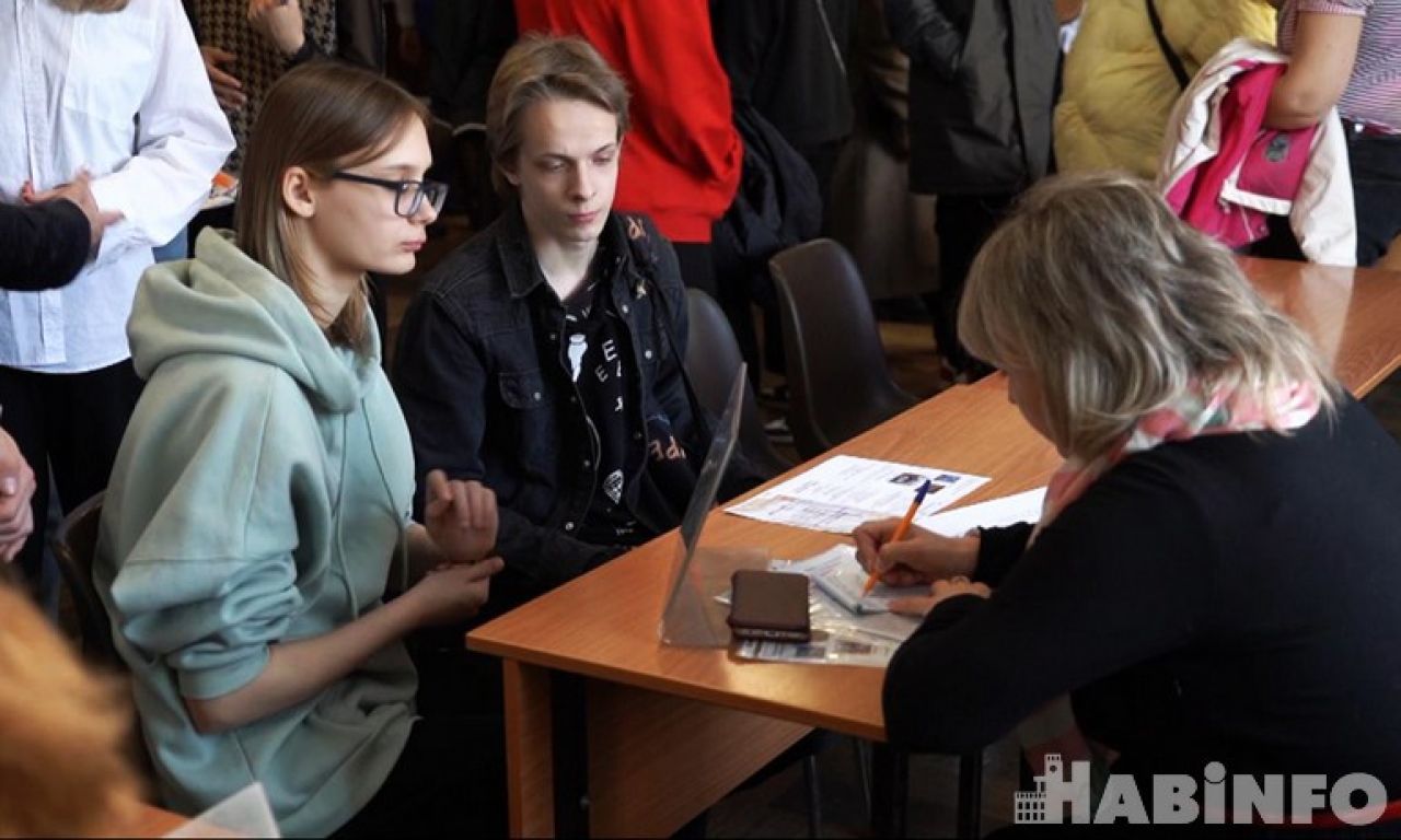 В хабаровских вузах, техникумах и колледжах началась приемная кампания