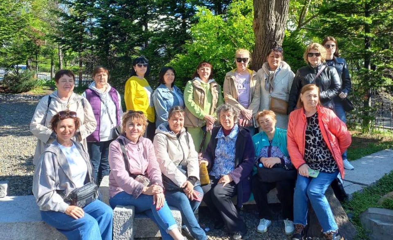 Хабаровские дачники в саду доледникового периода