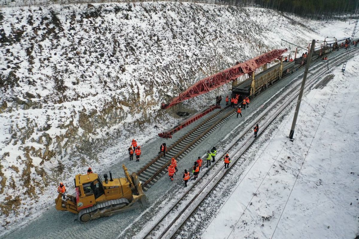 На перегоне БАМа железнодорожники уложили рекордные 8,1 км пути за сутки