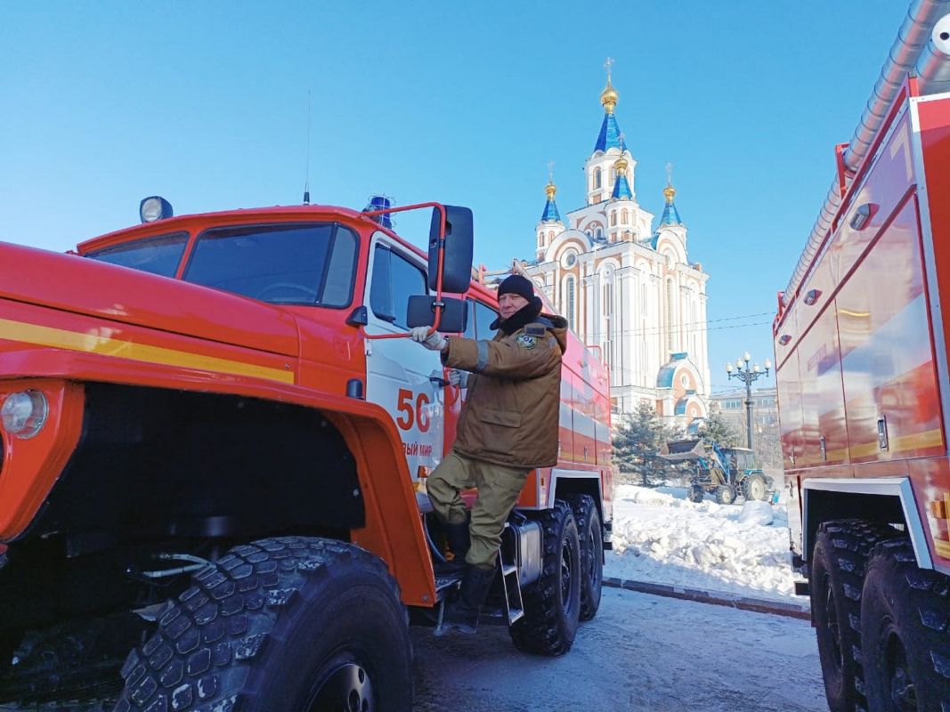 В огне не горит: хабаровским пожарным передали новую технику